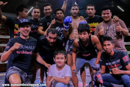 Team Sumalee Celebrating the win over Torkeb Sinbi Muay Thai