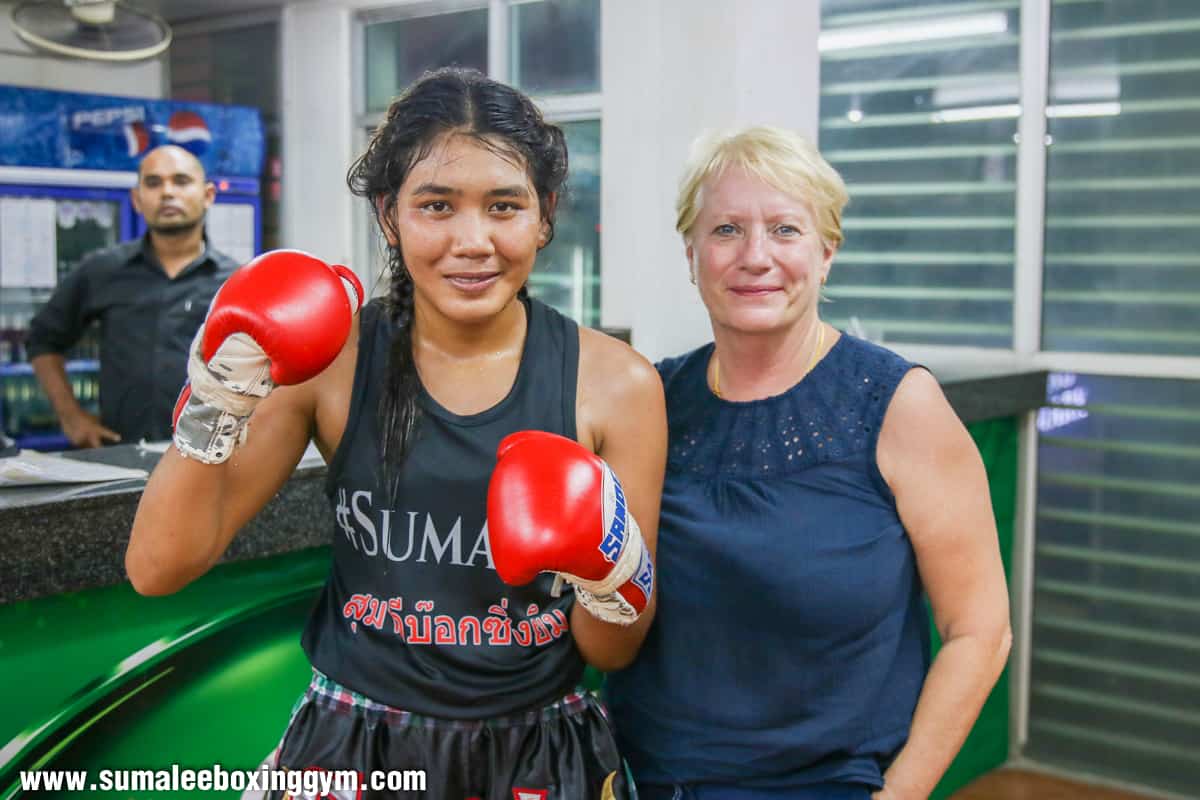 Watch Mintza fight at Bangla Boxing Stadium