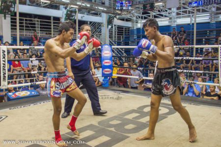 Jamesak fighting at Bangla Boxing Stadium